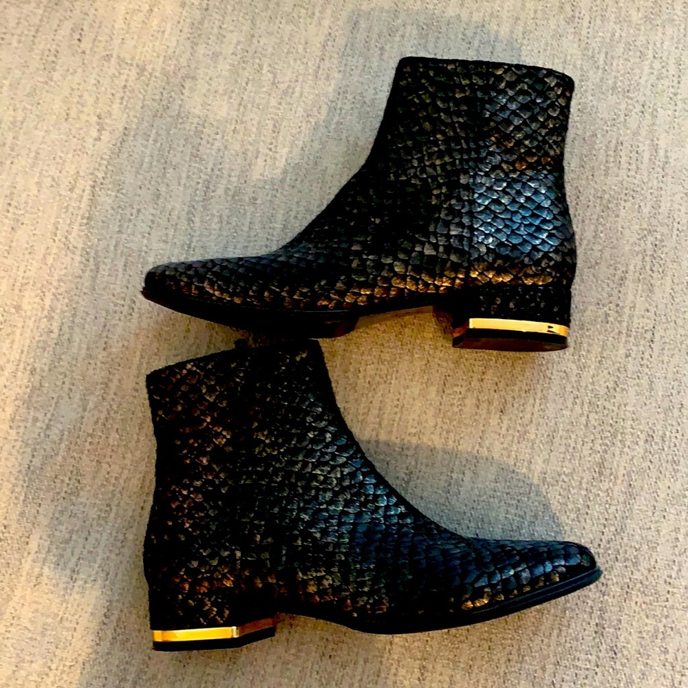 Van Eli brown/bronze ankle boots 5.5 medium
